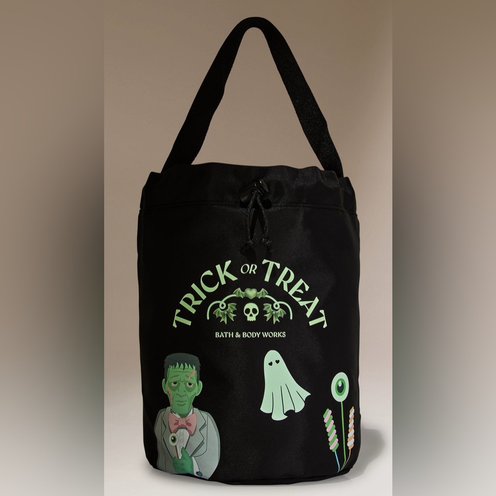 Bath & Body Works Trick or Treat Glow in the dark Tote Bag NWT